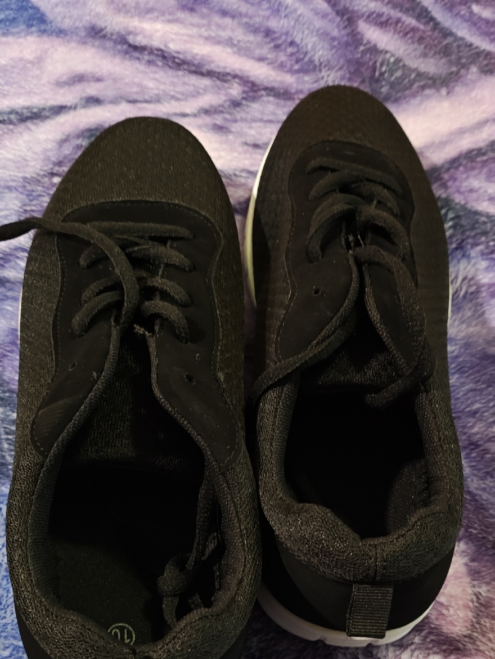 Women’s Athletic Sneakers - Black